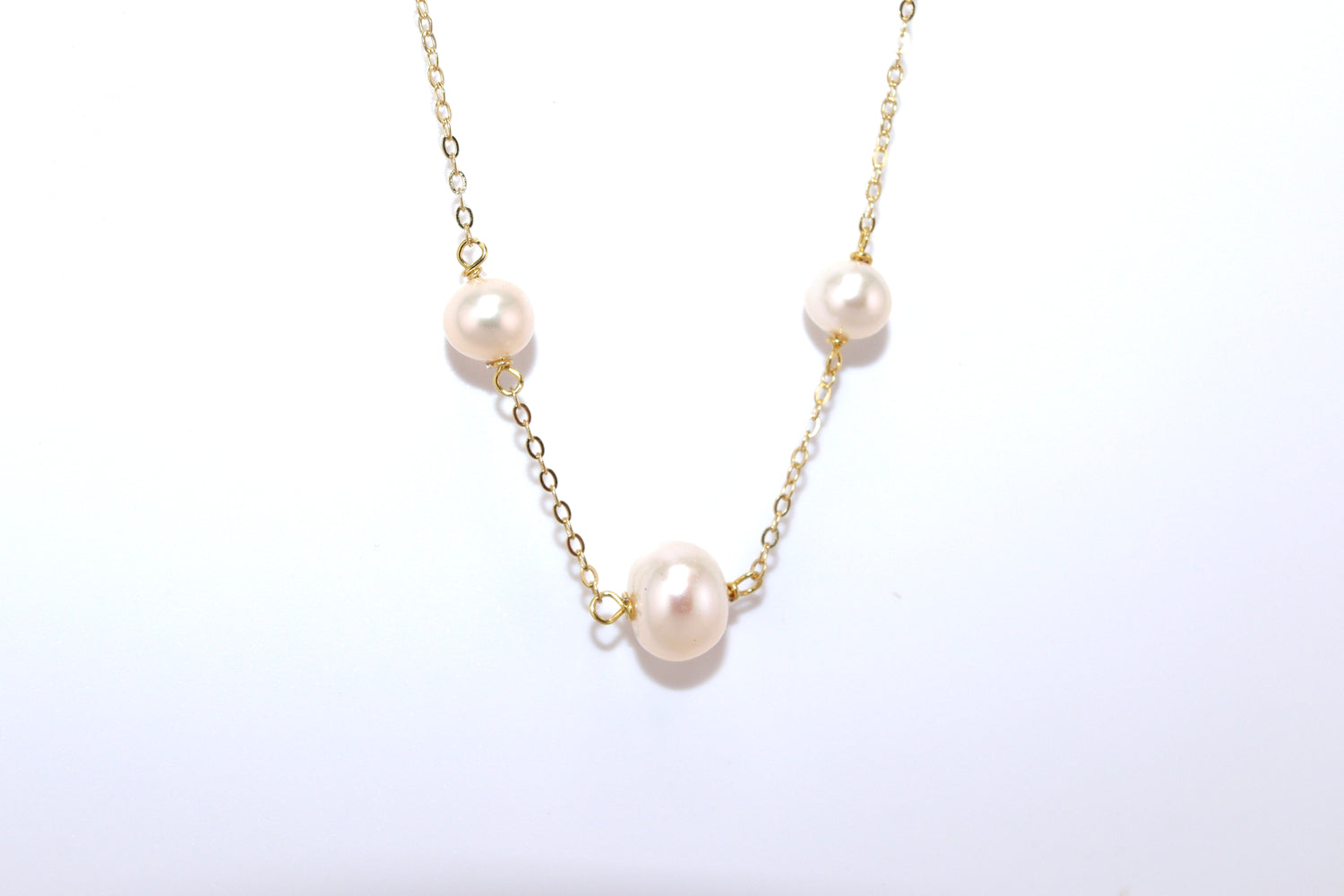 Lulu Trio Pearl Necklace