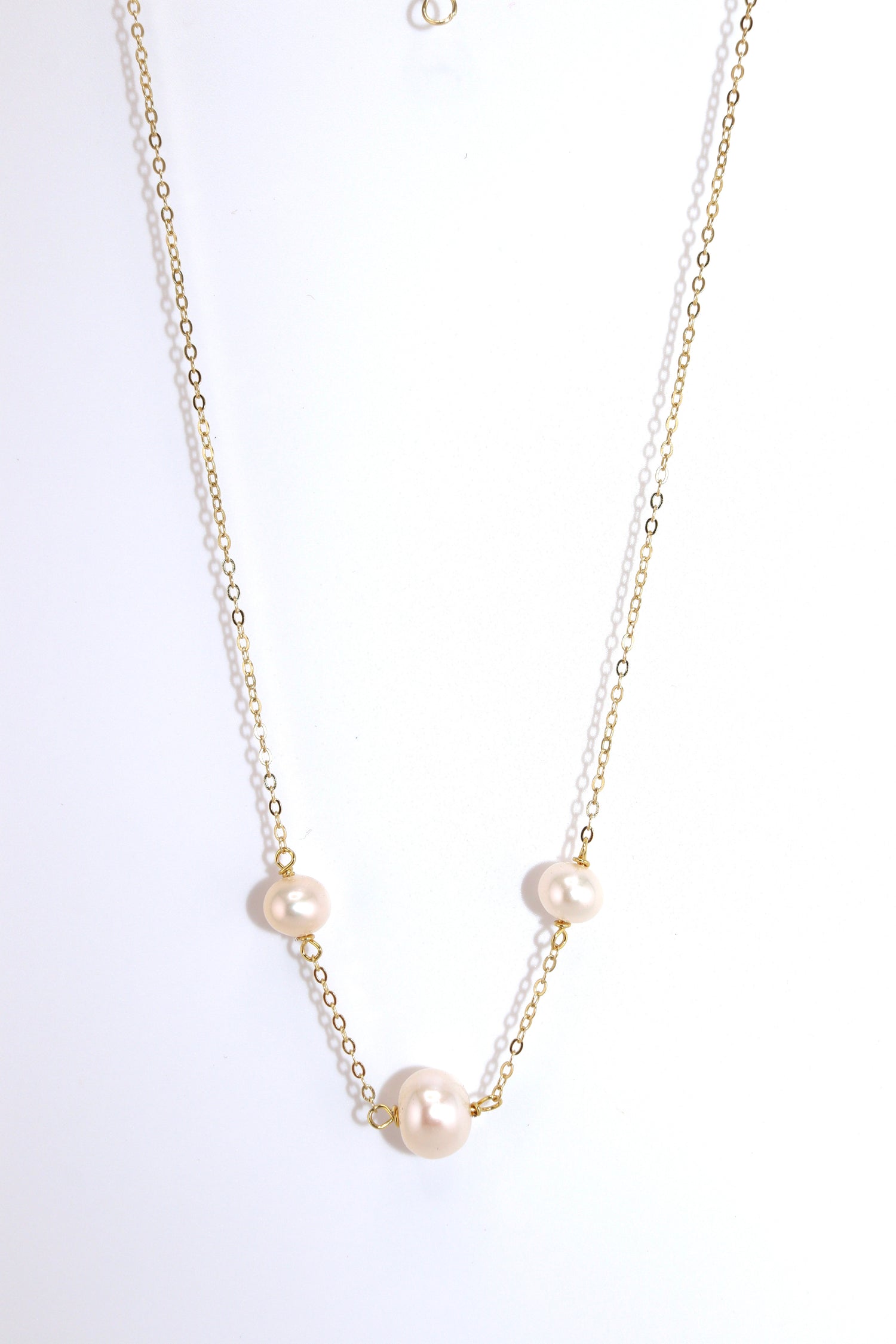 Lulu Trio Pearl Necklace