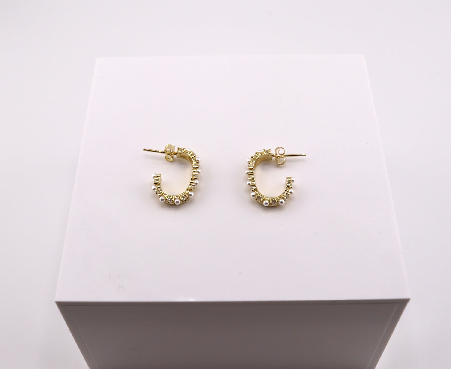 Elena Pearl & Diamond Hoops